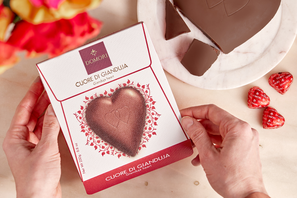 Gianduja Heart: a timeless gift